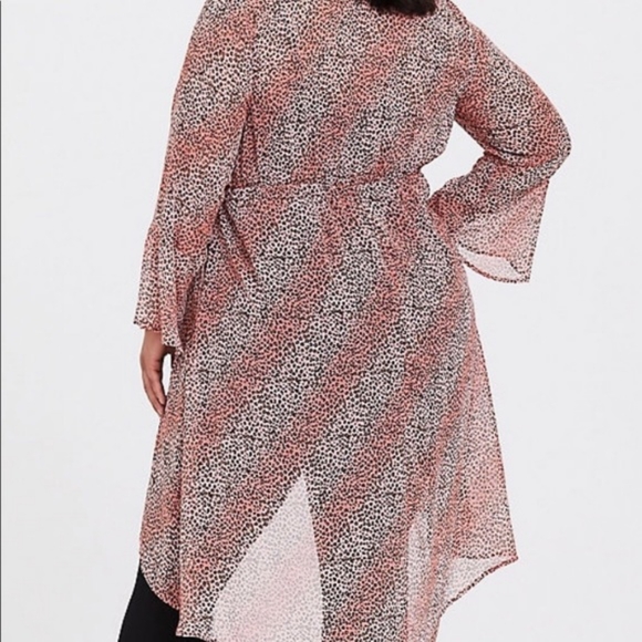 HOST PICK Torrid's Pink Leopard Chiffon Top 1X - Picture 3 of 6